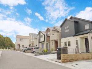 一戸建てが並ぶ住宅地