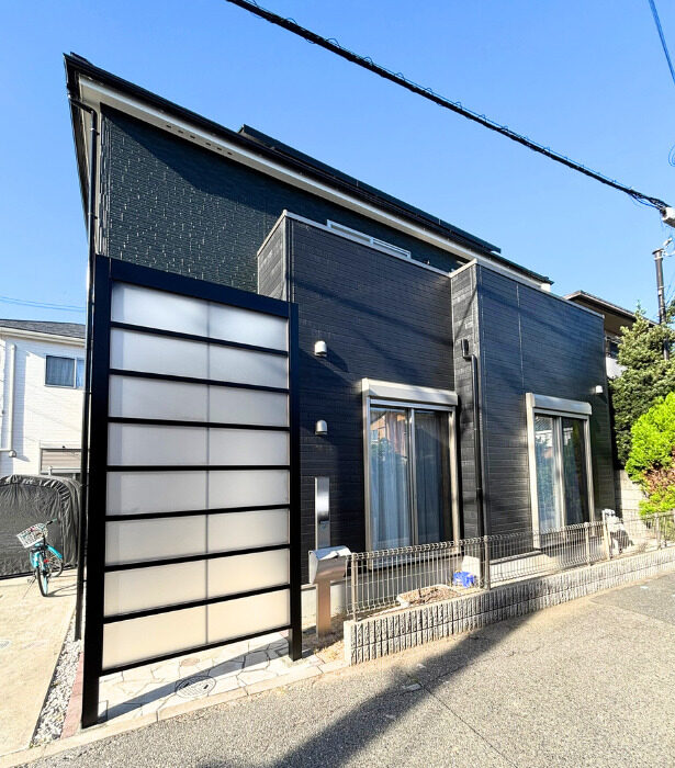 【明石市】1日で施工できます！デザイン性も備えたフェンス、Gスクリーン