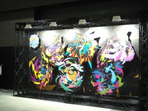 カードゲームの大型大会ディスプレイ