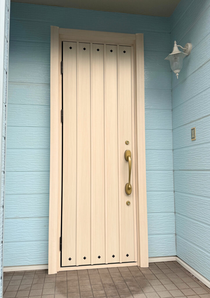 加古川市リフォーム　玄関ドアもカバー工法なら１日でスピード施工できます！