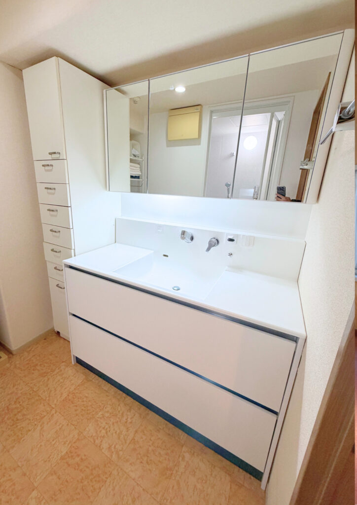 明石市リフォーム　M様邸　洗面台【ミラタップ　プレーンアップVライト/ステムズミラーボックス】施工後