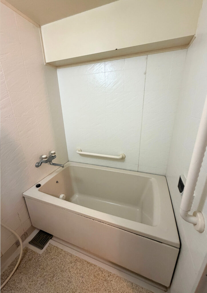 明石市リフォーム　コストを抑えながら、夢だった洗面化粧台にリフォーム