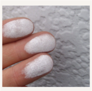 手で触ると白い粉がつく外壁のチョーキング