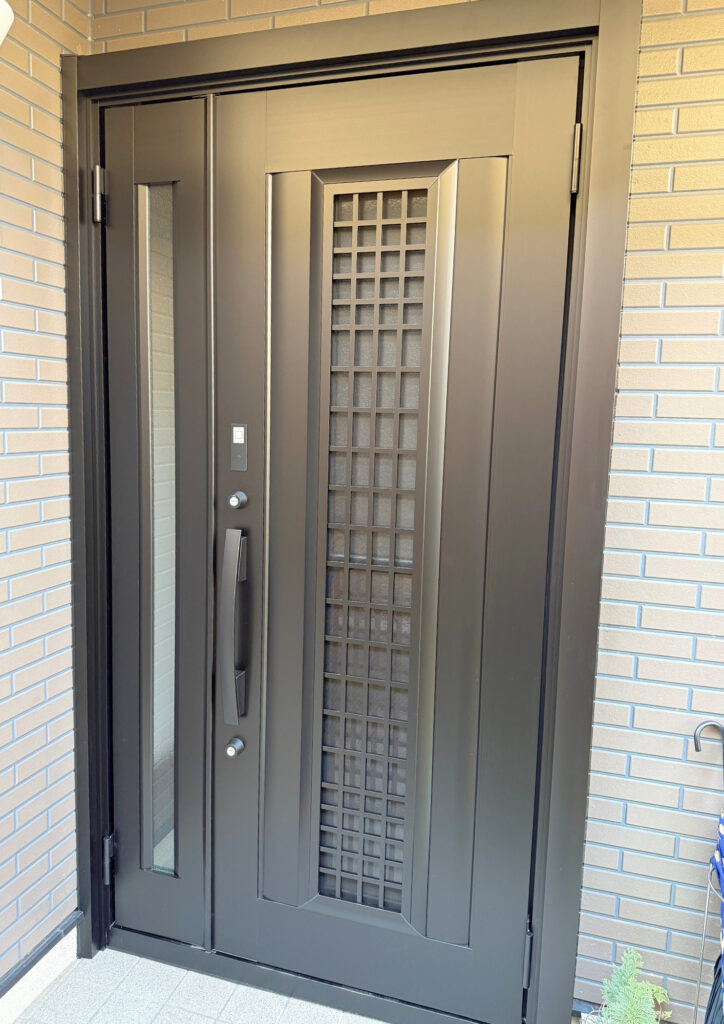 明石市リフォーム　T様邸　玄関ドア/リシェント　施工後