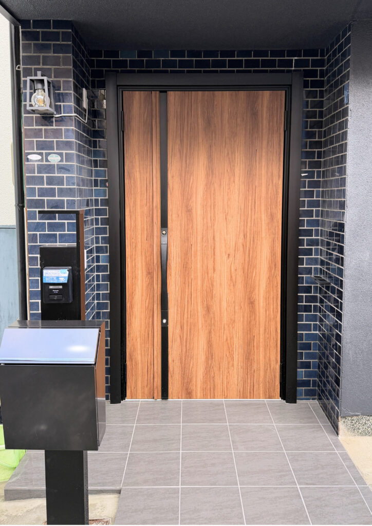 明石市リフォーム　K様邸　玄関前施工後