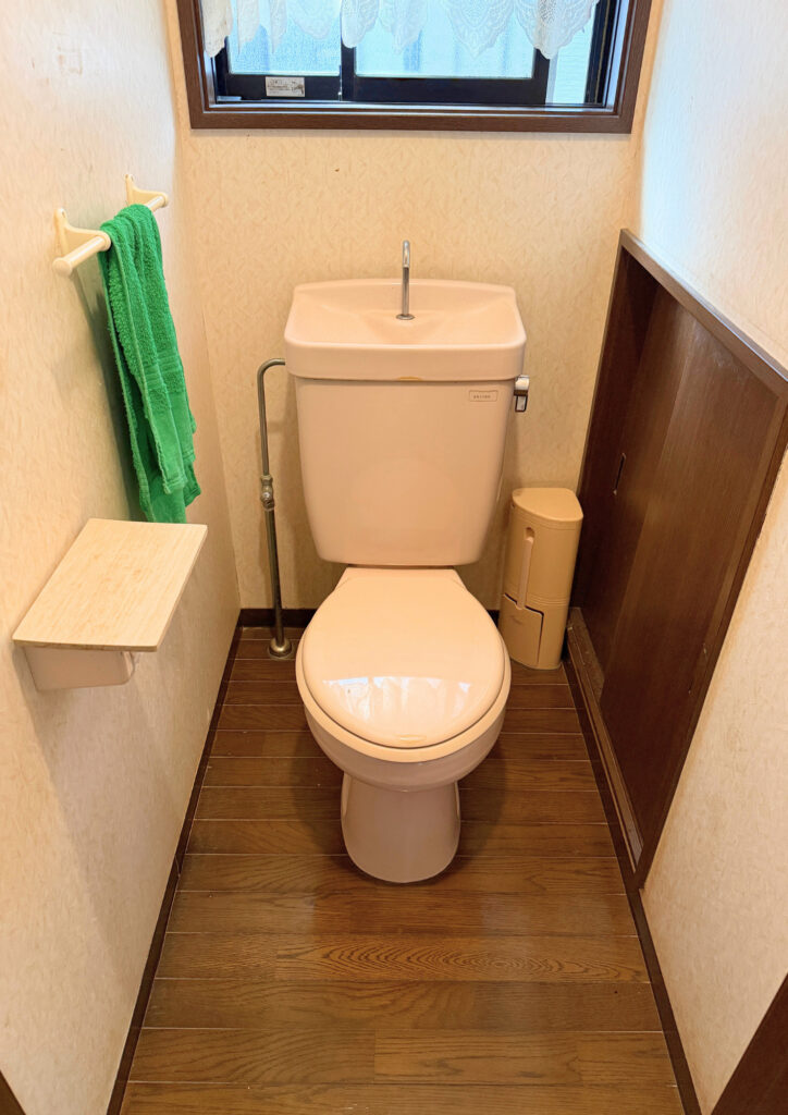 稲美町　トイレにもアクセントクロスがおすすめです　