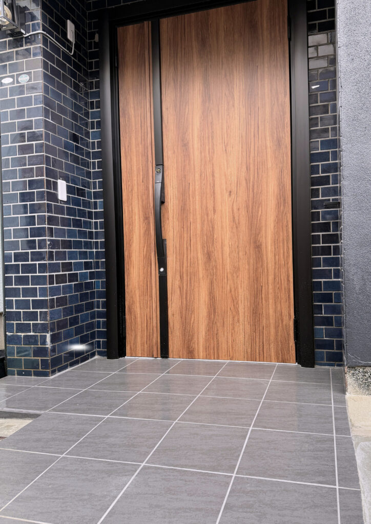 明石市リフォーム　K様邸　玄関アプローチ　施工後