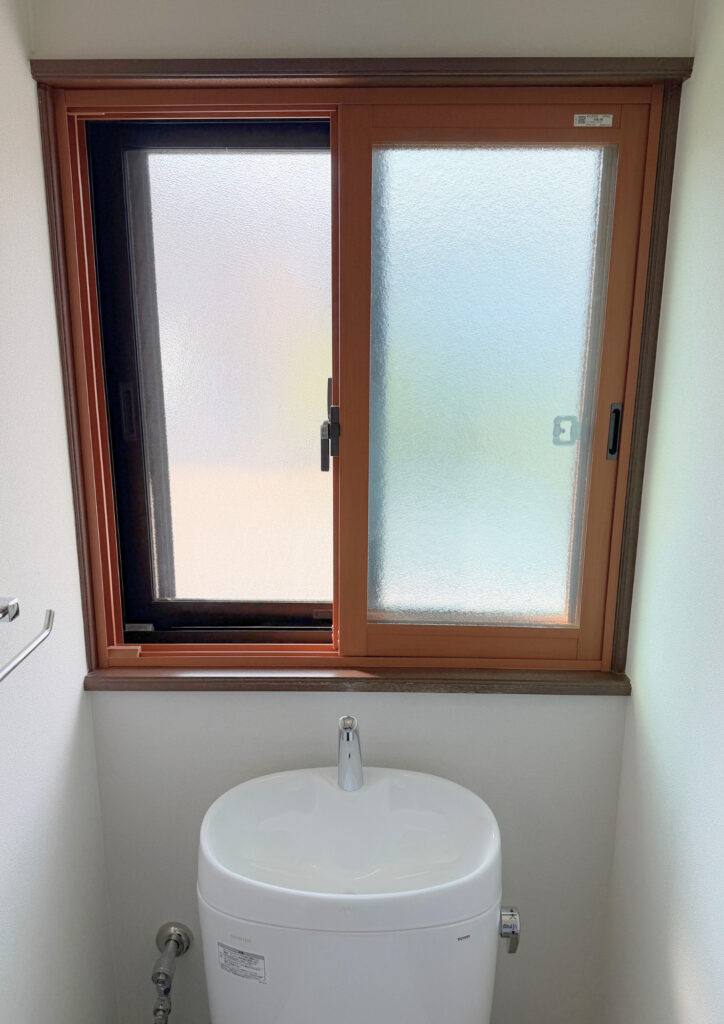 明石市リフォーム　M様邸　2階トイレ施工後　内窓/LIXIL インプラス