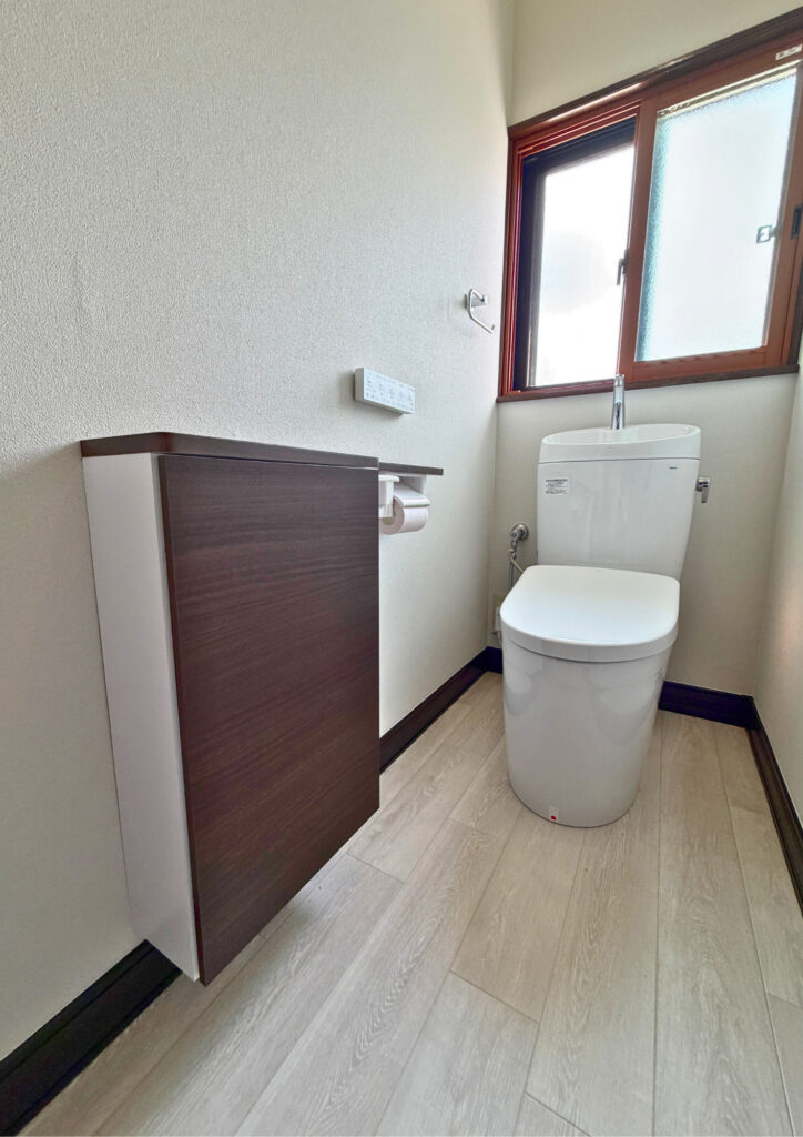 明石市　トイレも暖かく使いやすく快適に！