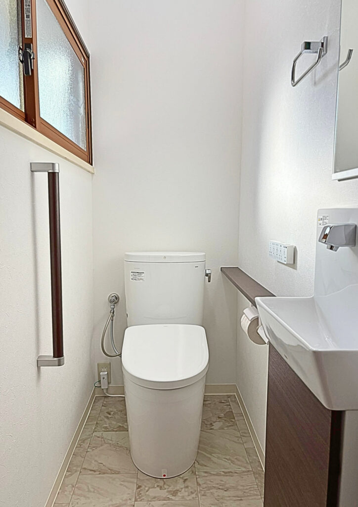 明石市トイレリフォーム　安心して使いやすく一新しました。
