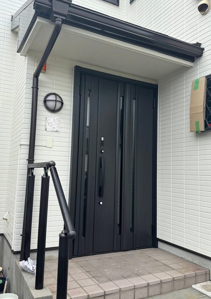 明石市リフォーム　K様邸　玄関ドアリフォーム　施工後